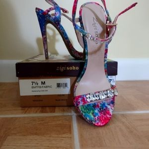 Zigisoho "Marlena" size 7.5 multi color